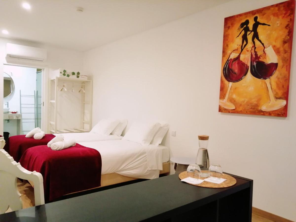 Bed & Breakfast Gamboas Place *